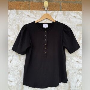 G. LABEL by Goop- Karmanos Organic
Cotton Puff Sleeve Henley Tee small